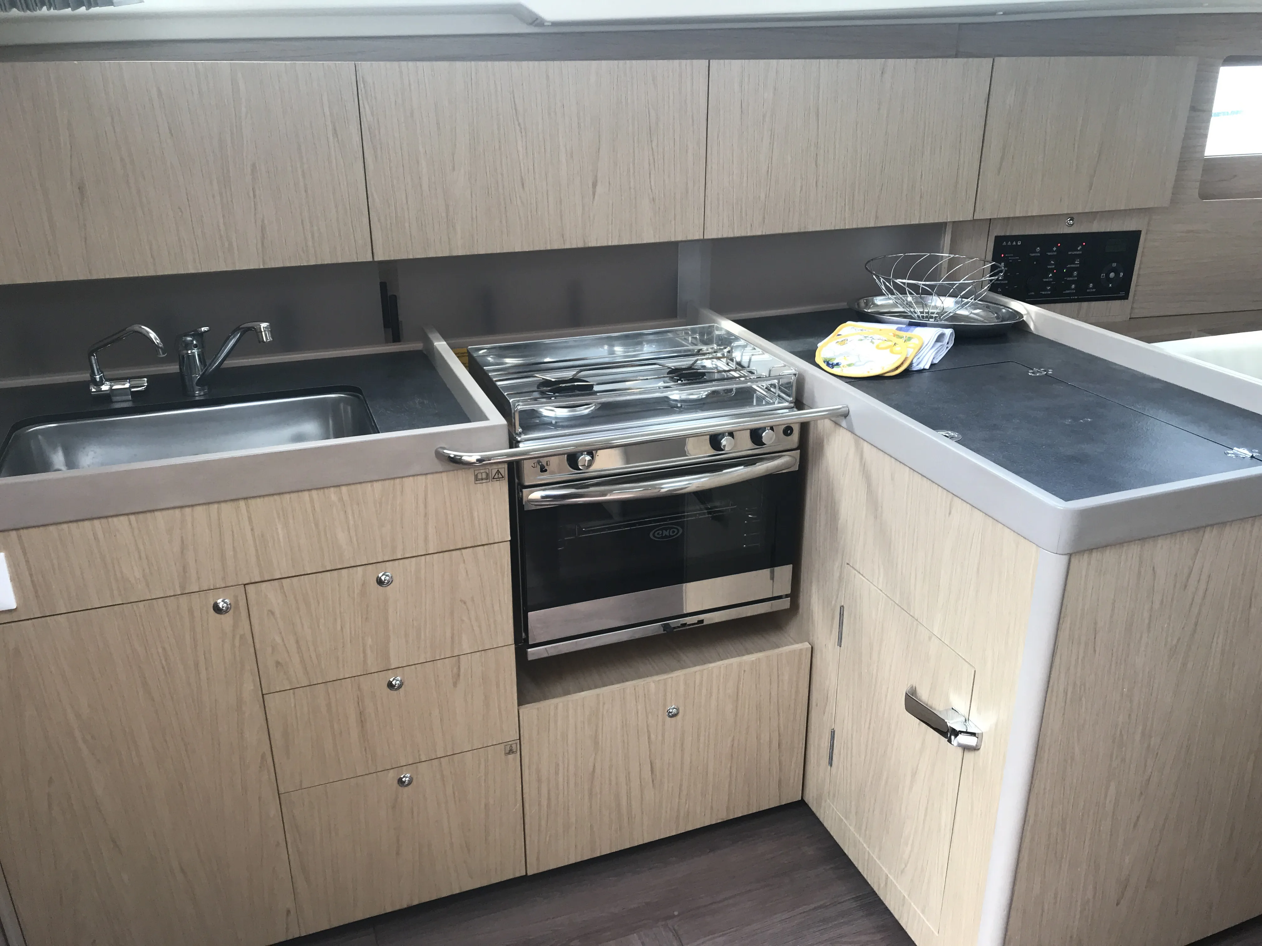 Image slide 220529
