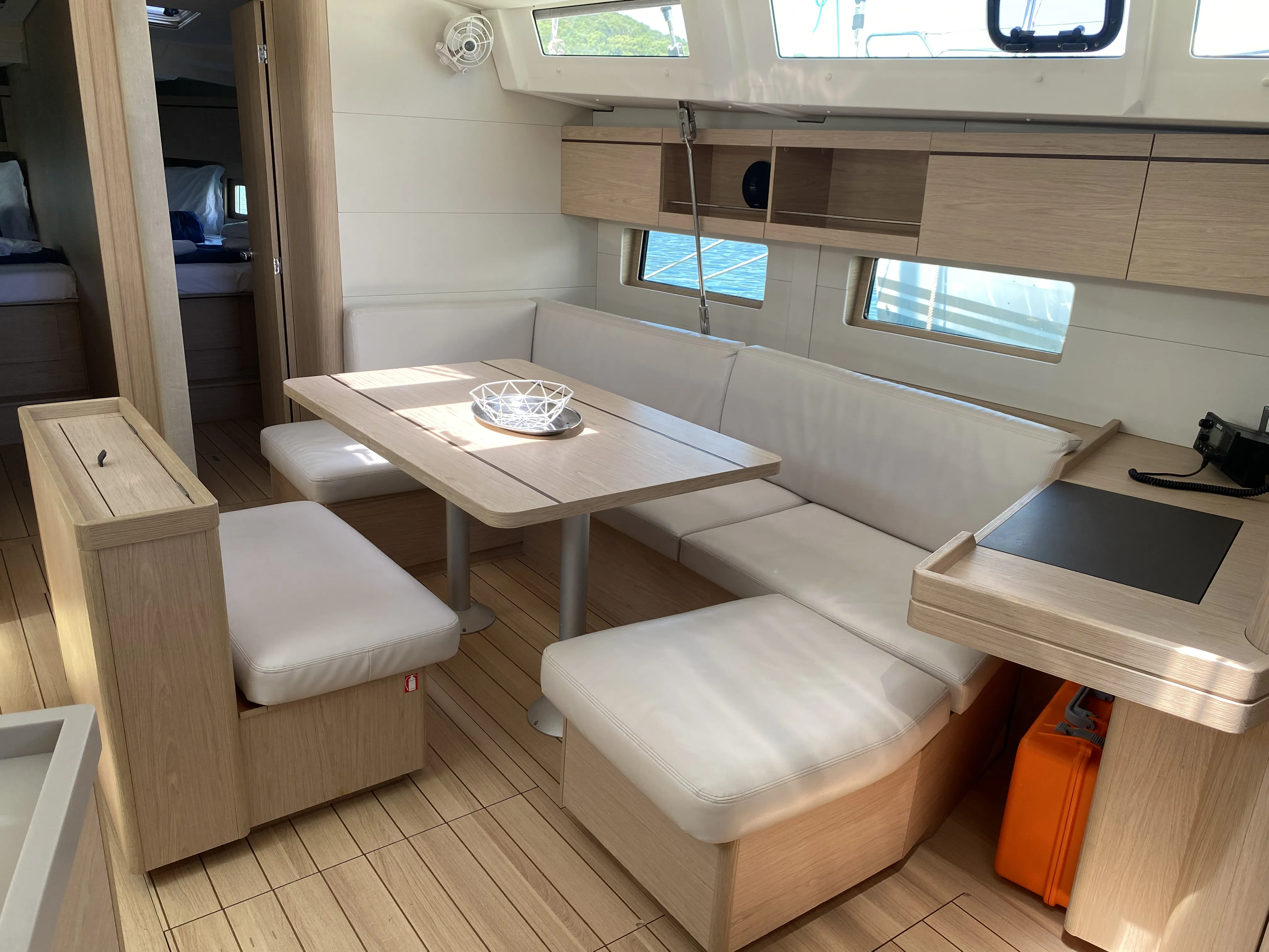 Image slide 220829