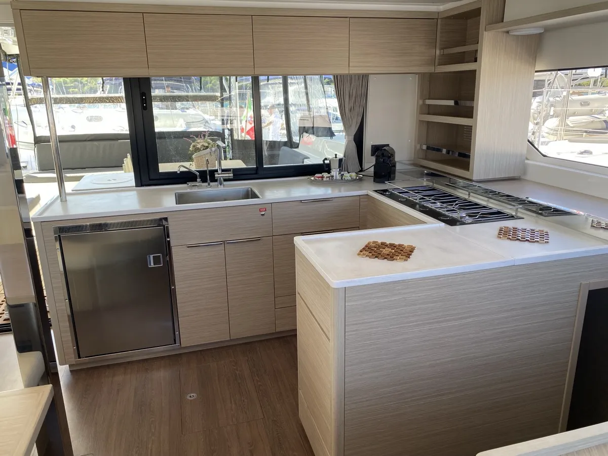Image slide 220936