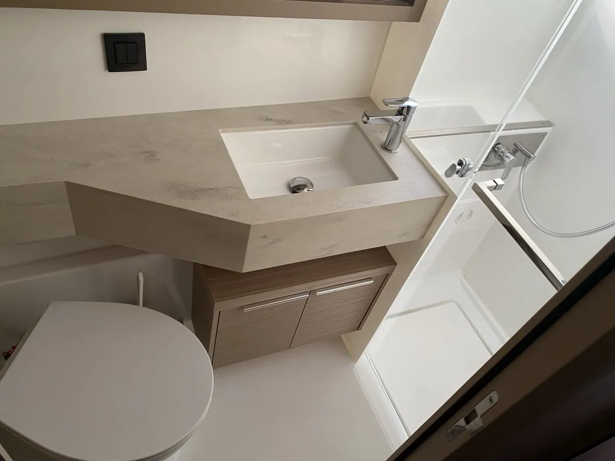 Image slide 220947