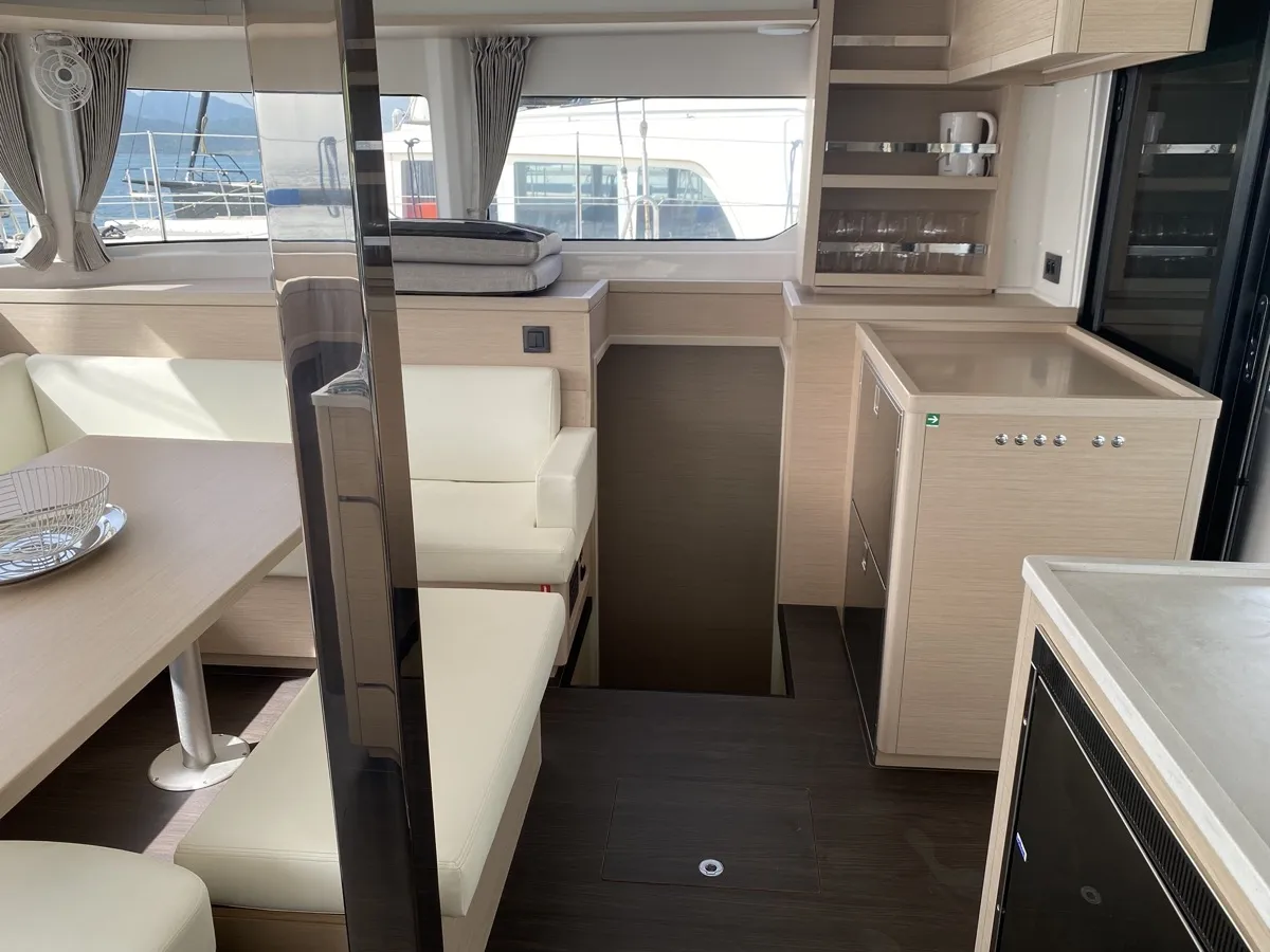 Image slide 221031