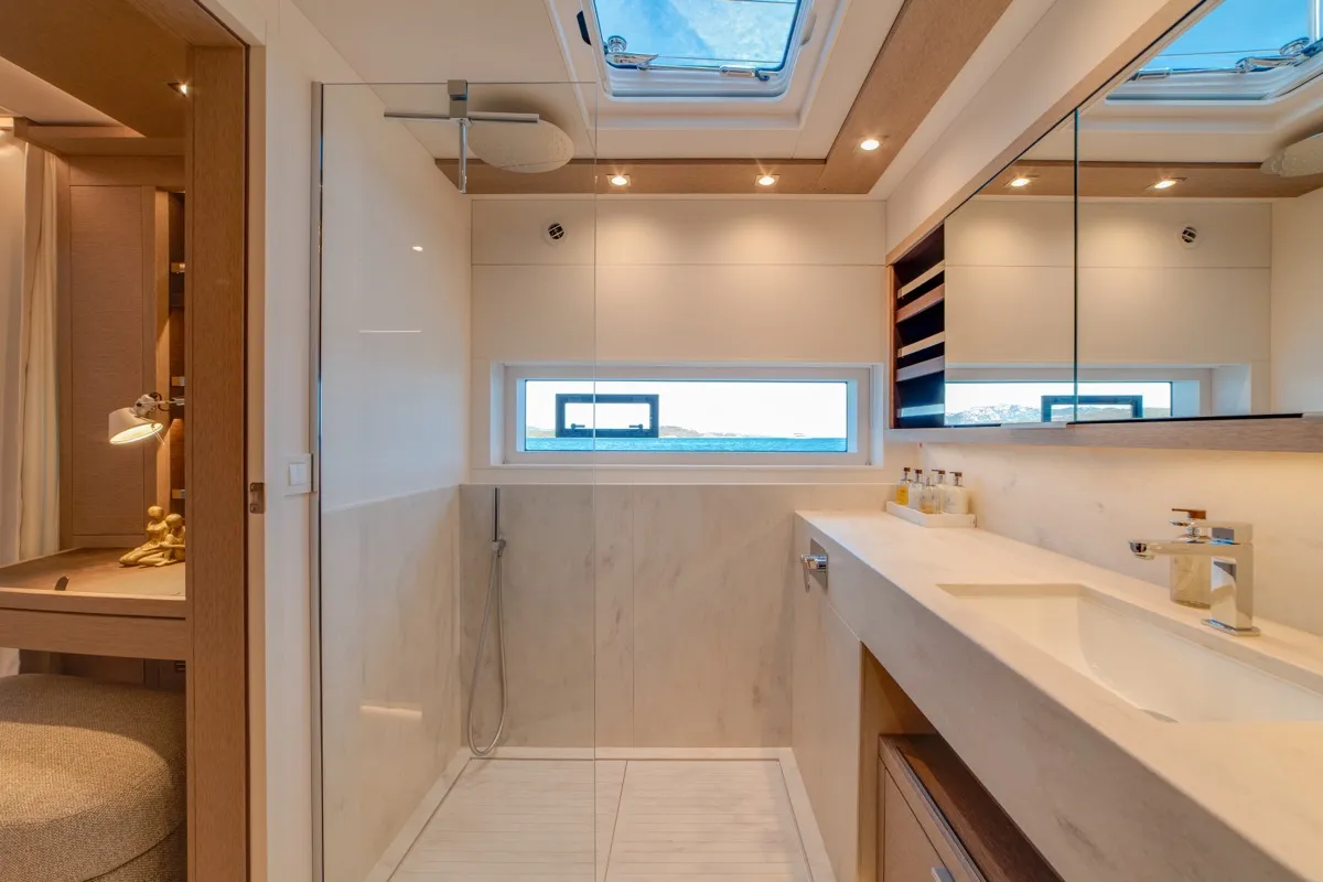 Image slide 221105