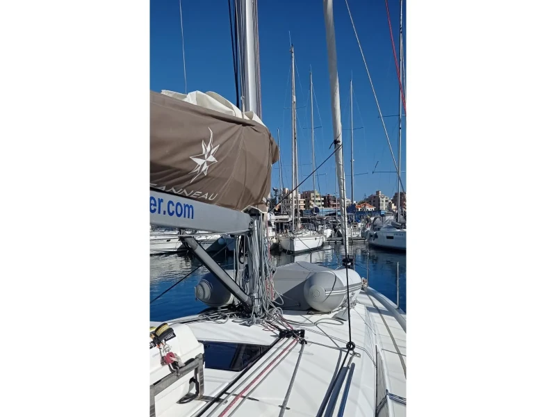 Sun Odyssey 410 Alboran Albariño boat image