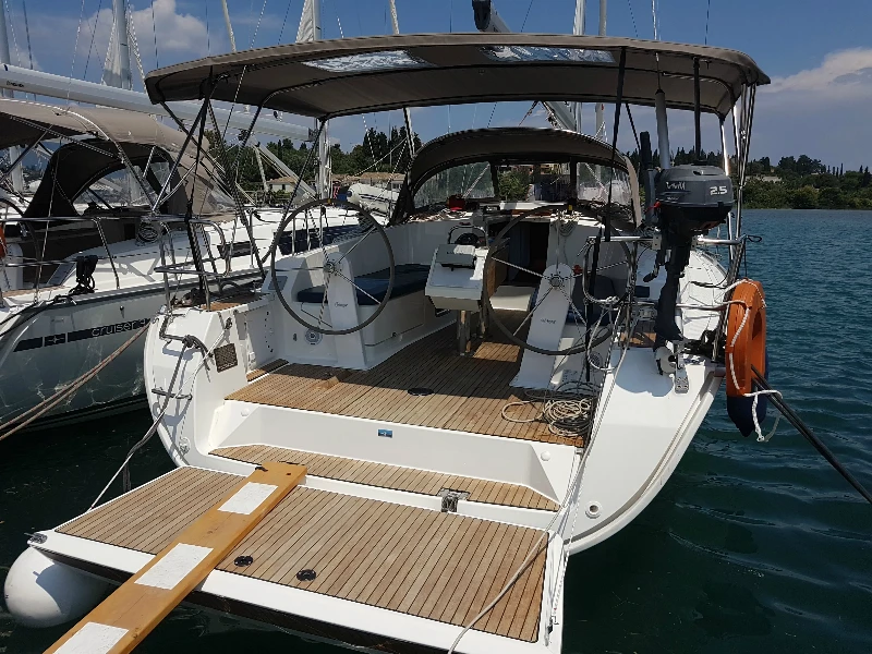Bavaria Cruiser 41 Bavaria Cruiser 41 boat image