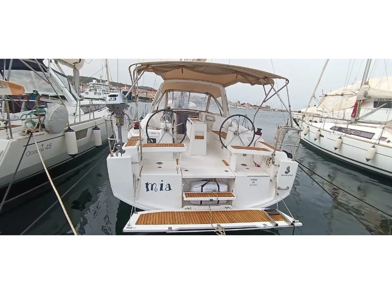 Oceanis 35.1 Mia boat image