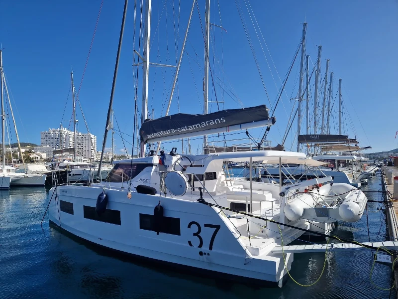 Aventura 37 WENNY boat image