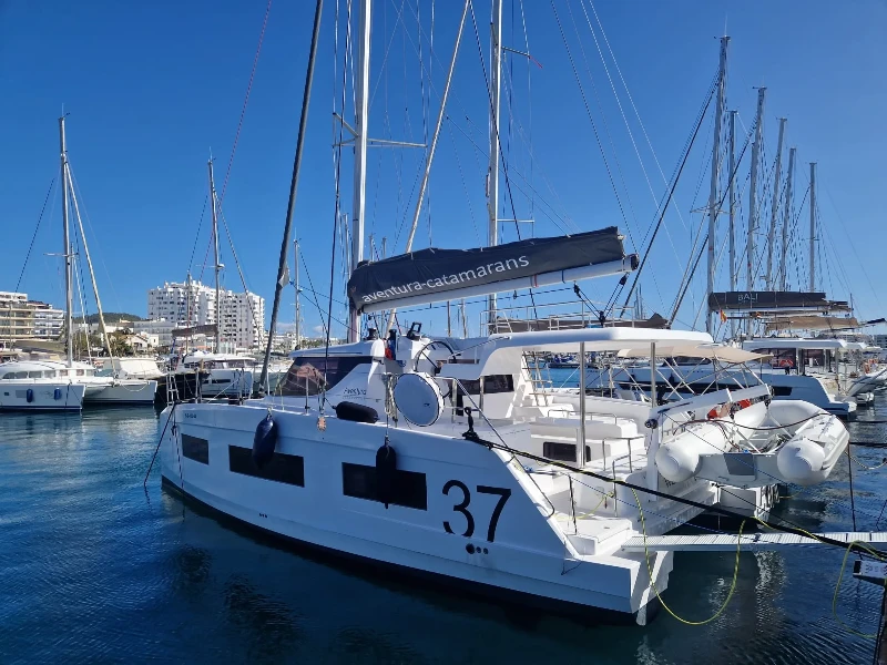 Aventura 37 HAKUNA boat image