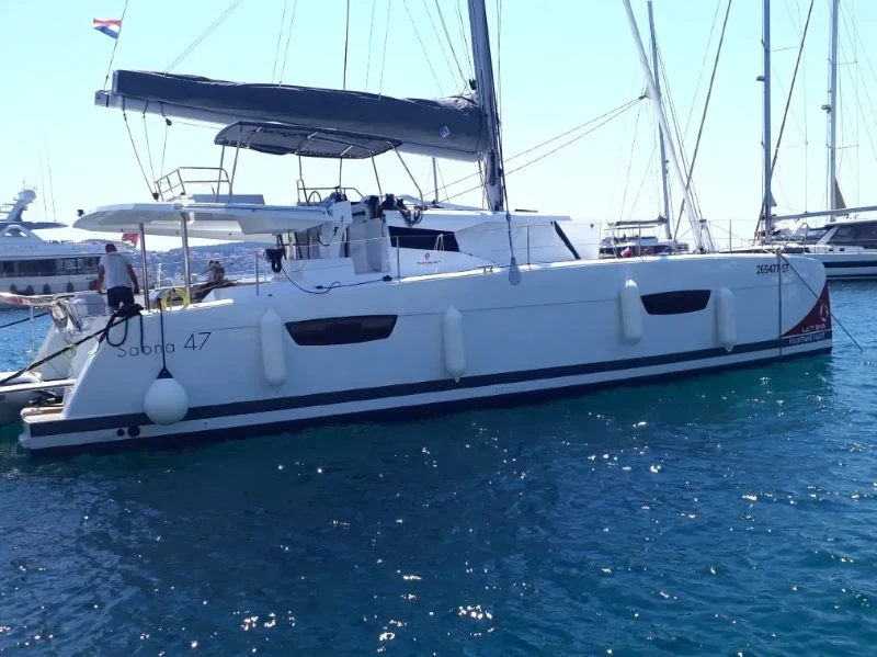 Saona 47 DESAFINADO boat image
