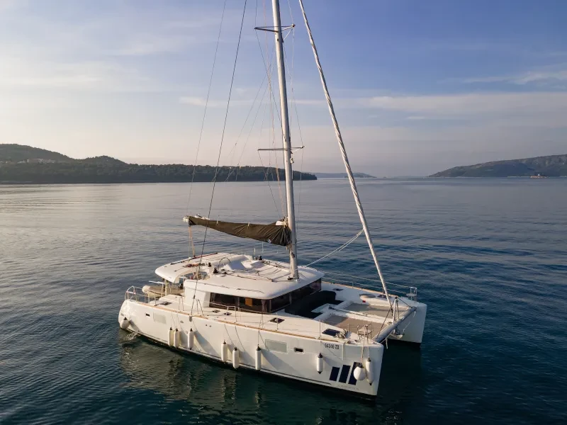 Lagoon 450 MOJA MALA boat image
