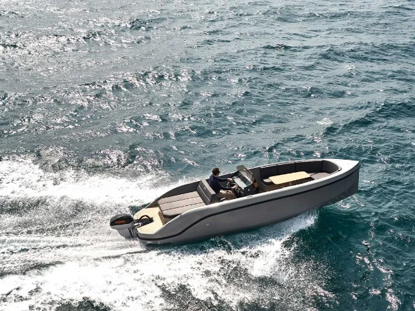 Play 24 Diva boat image