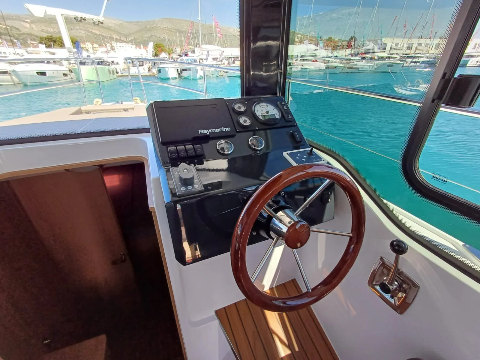 Image slide 228196
