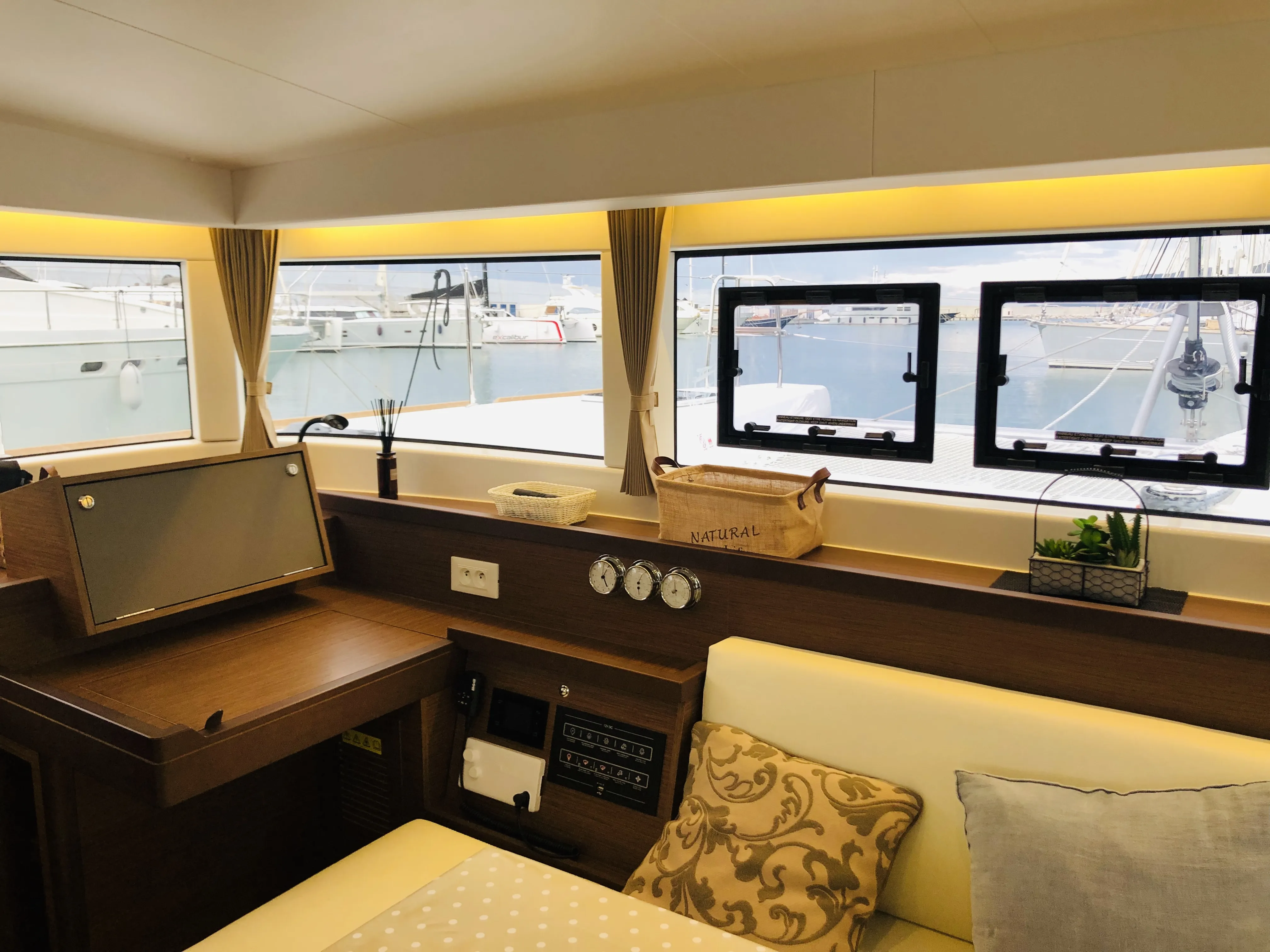 Image slide 228476