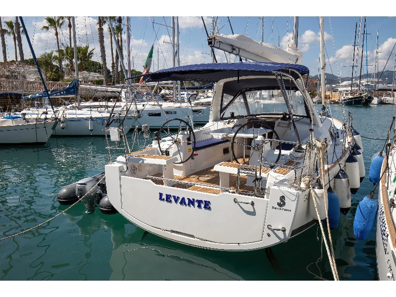 Oceanis 35.1 Levante - Standard line boat image