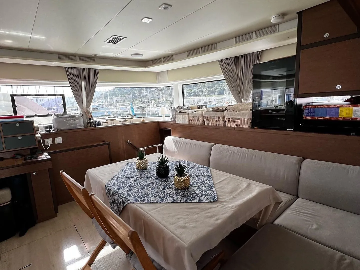 Image slide 229810