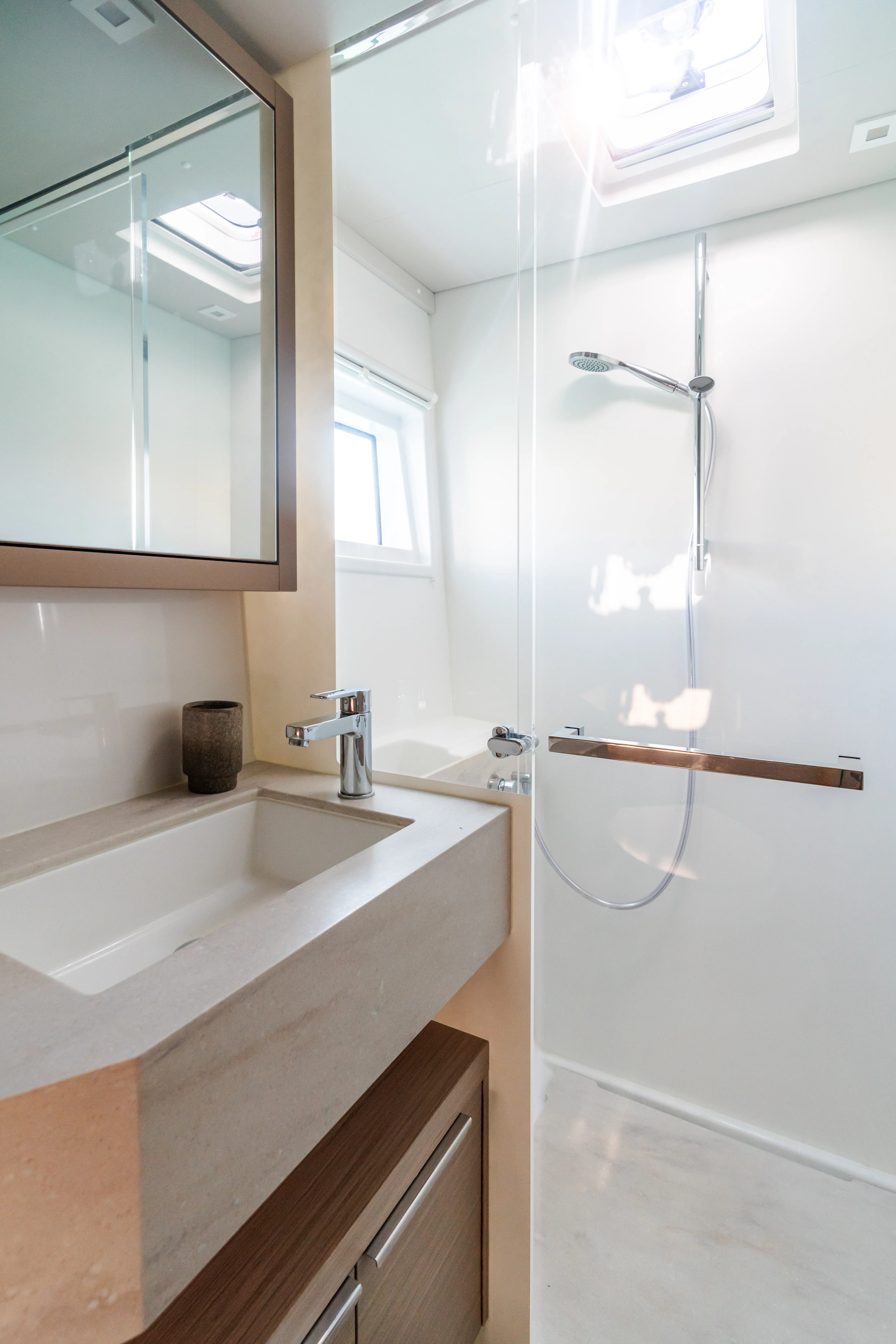 Image slide 230145