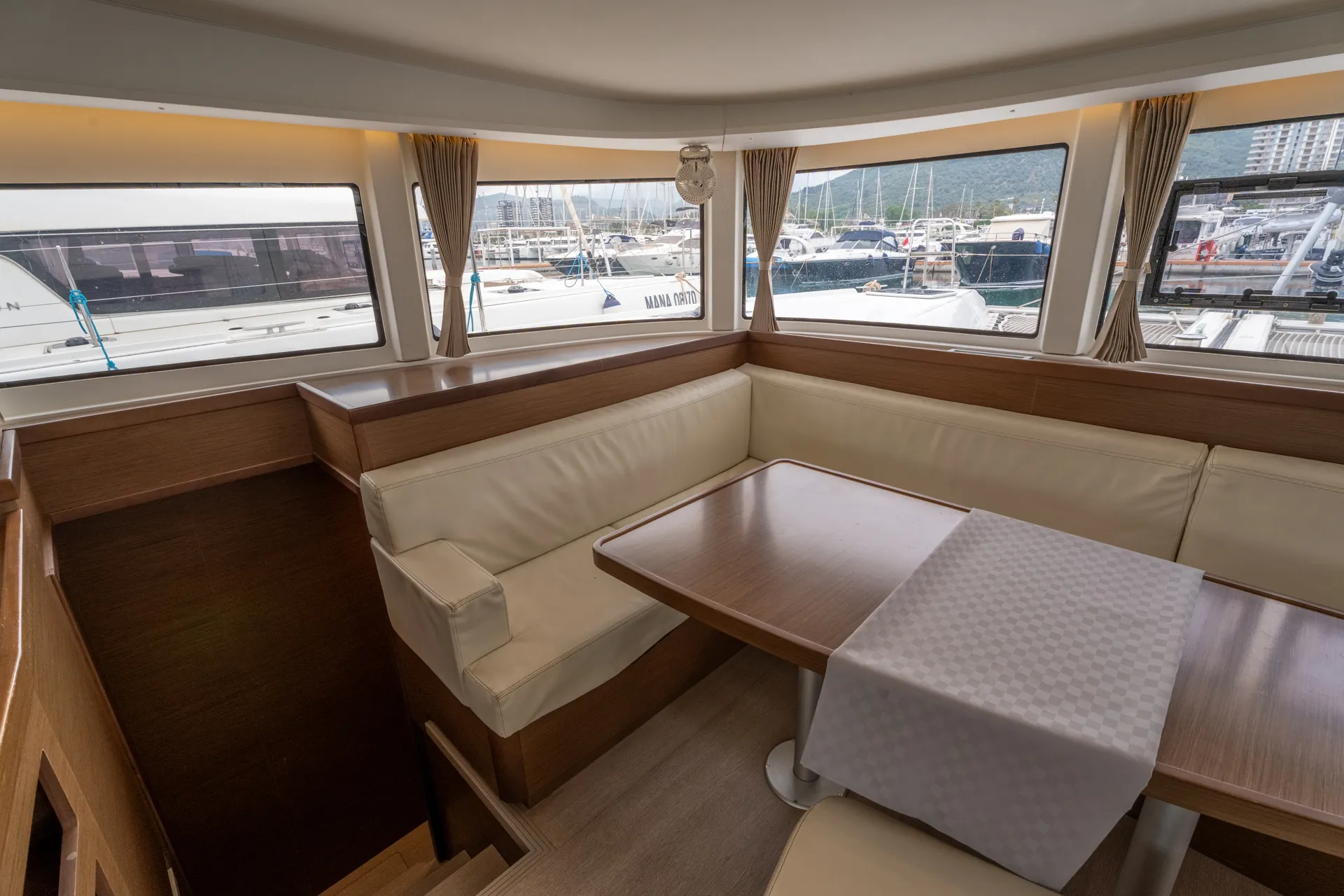 Image slide 230239