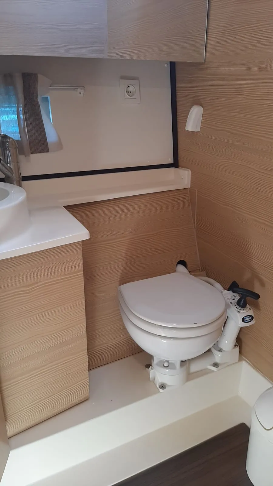 Image slide 230829