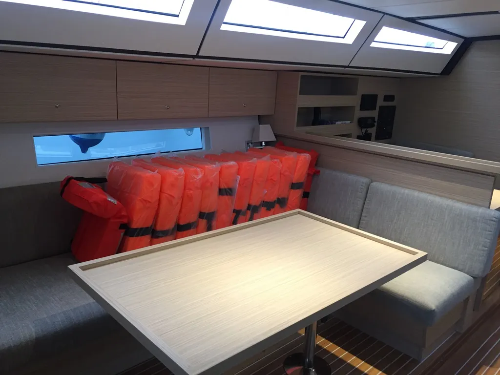 Image slide 230908
