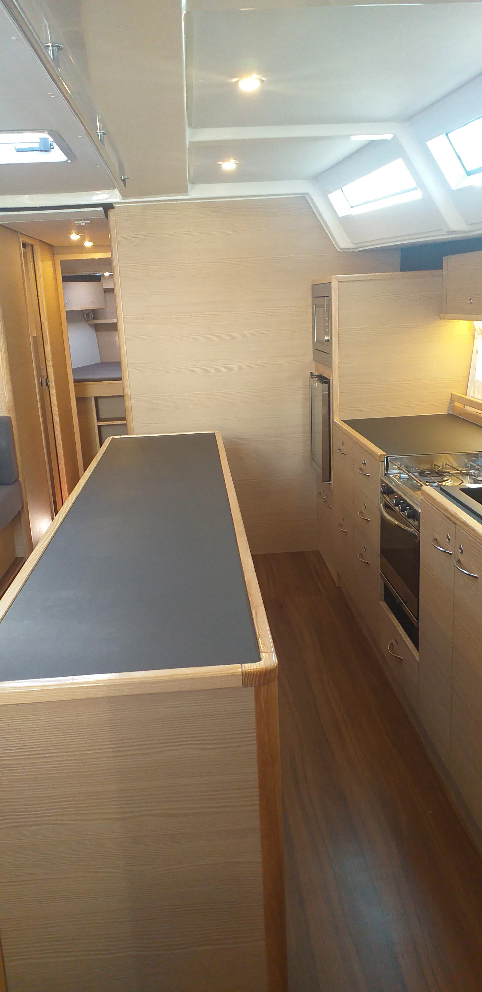 Image slide 231010