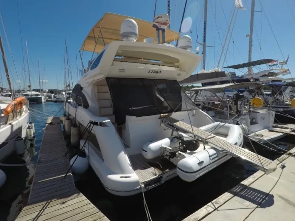 Azimut 47 LUMA boat image