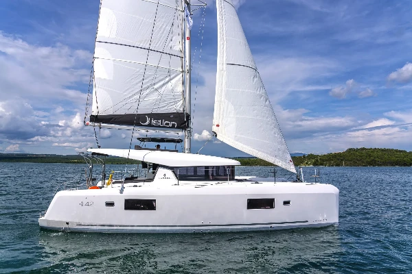 Lagoon 42 First Adventure boat image