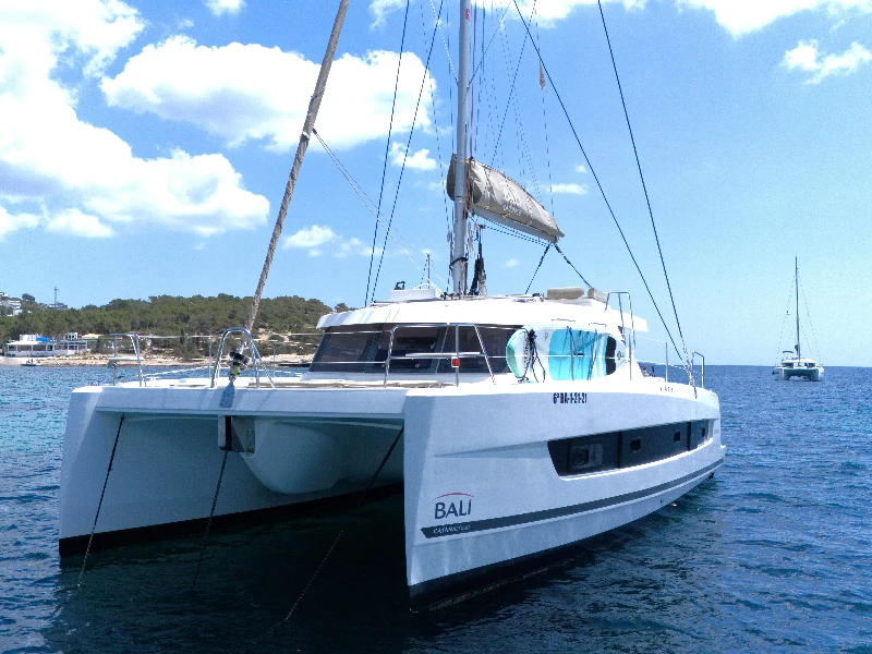 Bali Catspace Somnis boat image