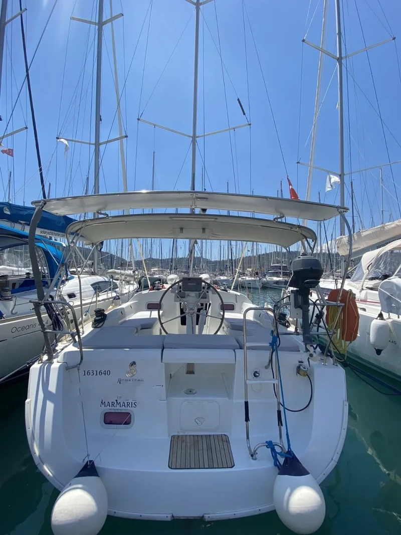Oceanis 34 Aquamarine boat image