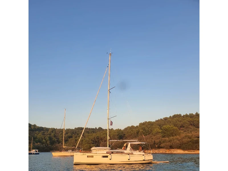 Oceanis 35.1 IDILA  boat image