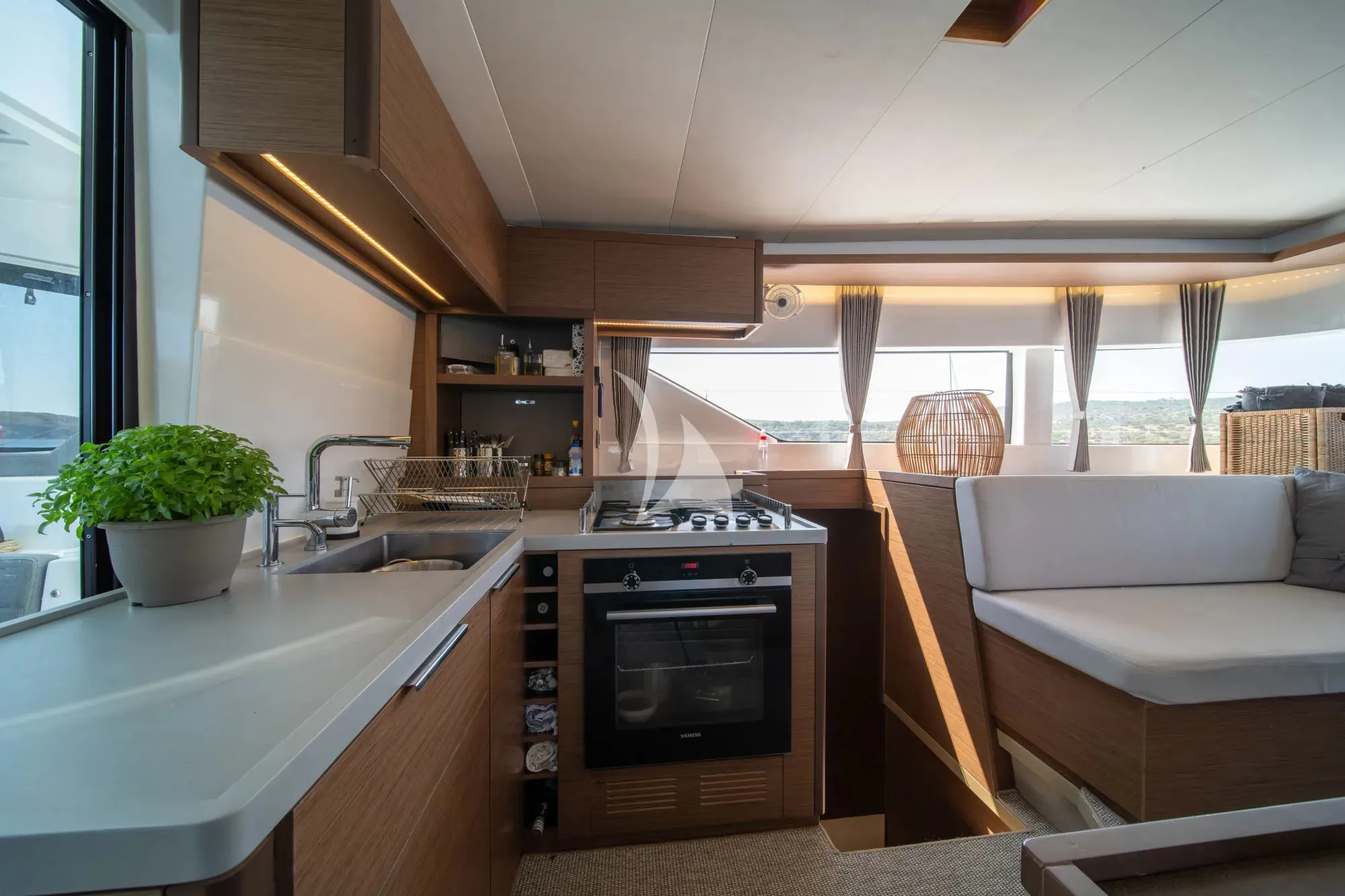 Image slide 240447