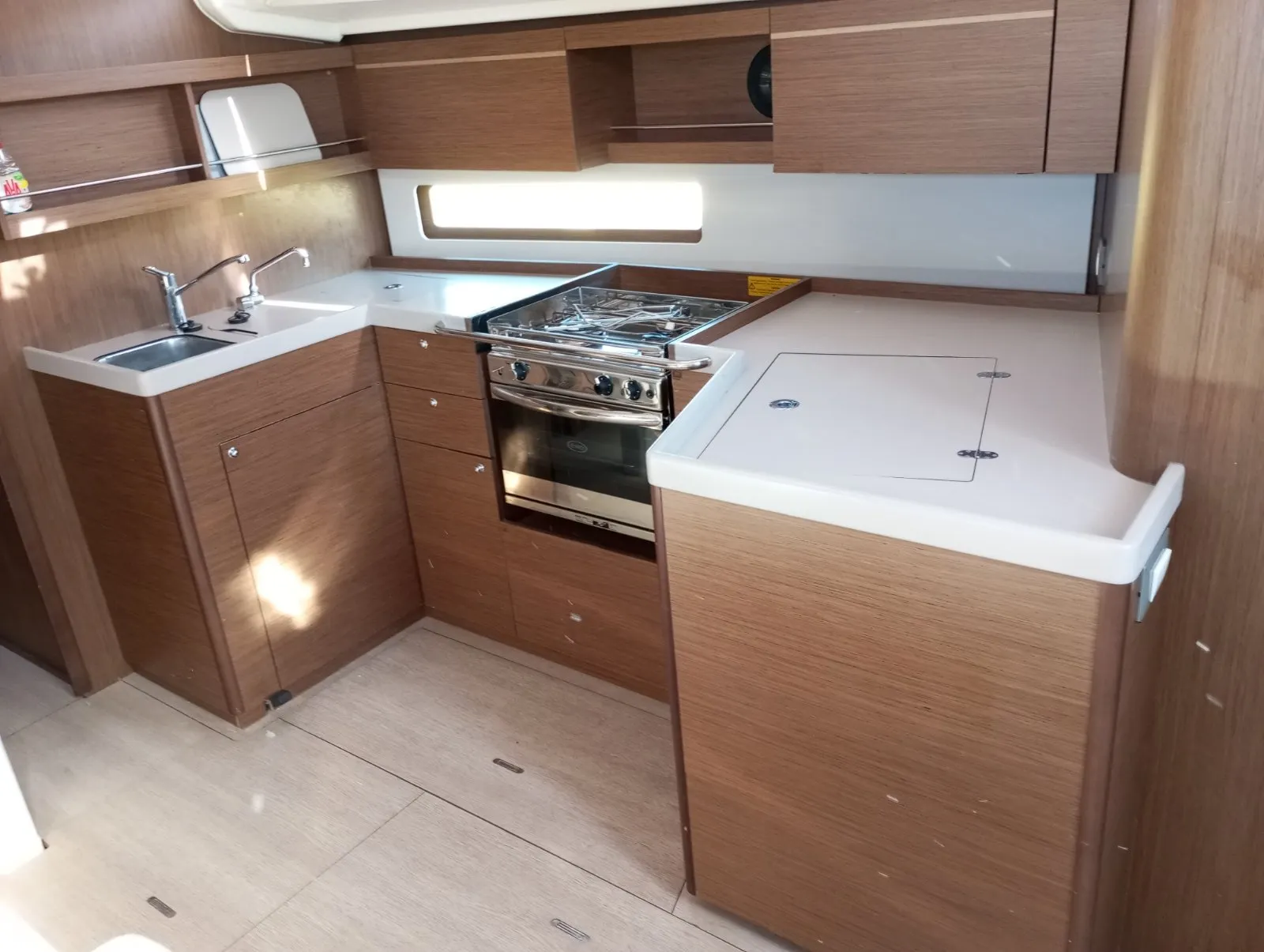 Image slide 240946