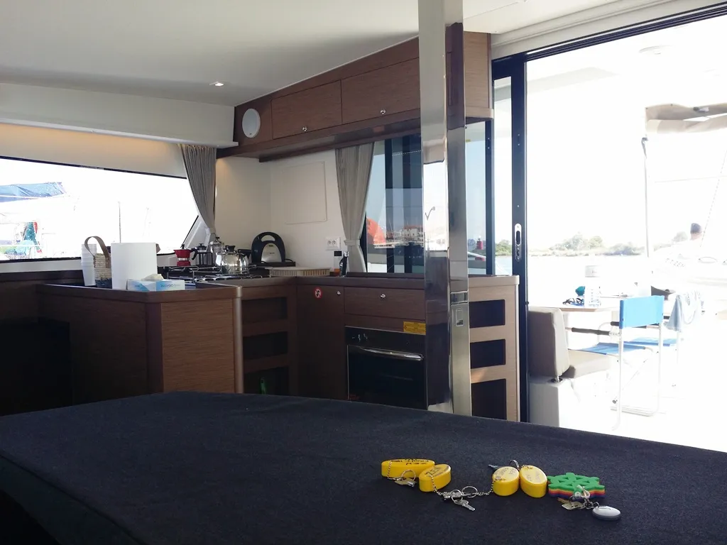 Image slide 241012