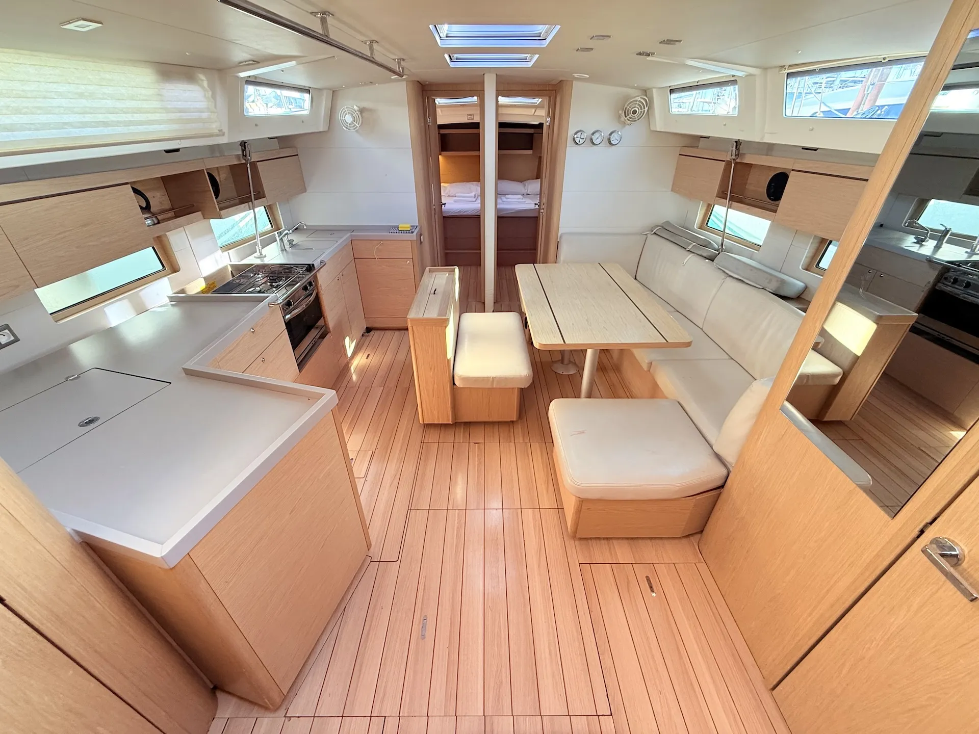 Image slide 241109