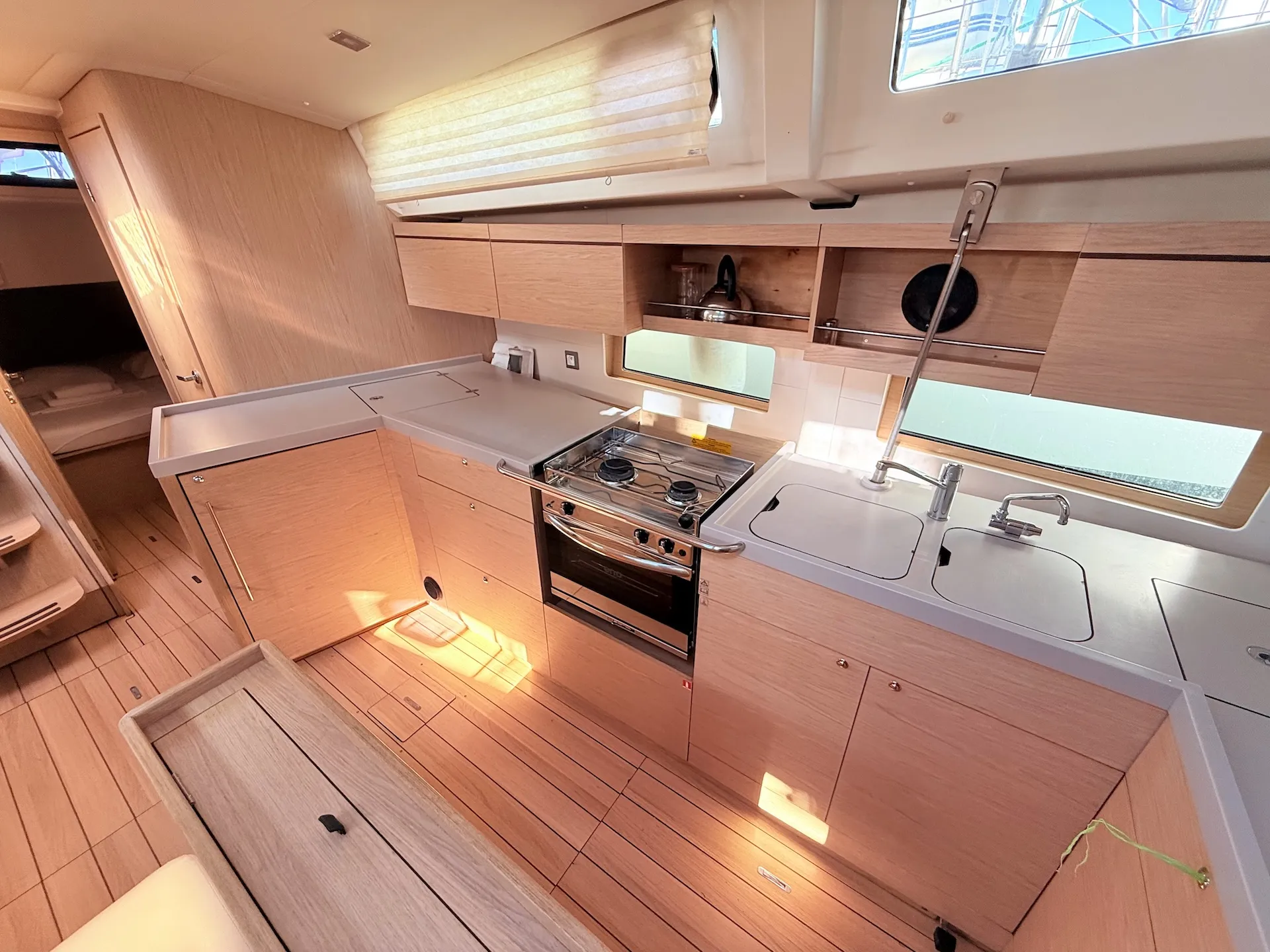 Image slide 241110