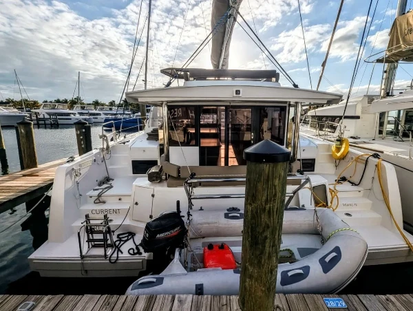 Bali 4.4 CURRENT BREAK boat image