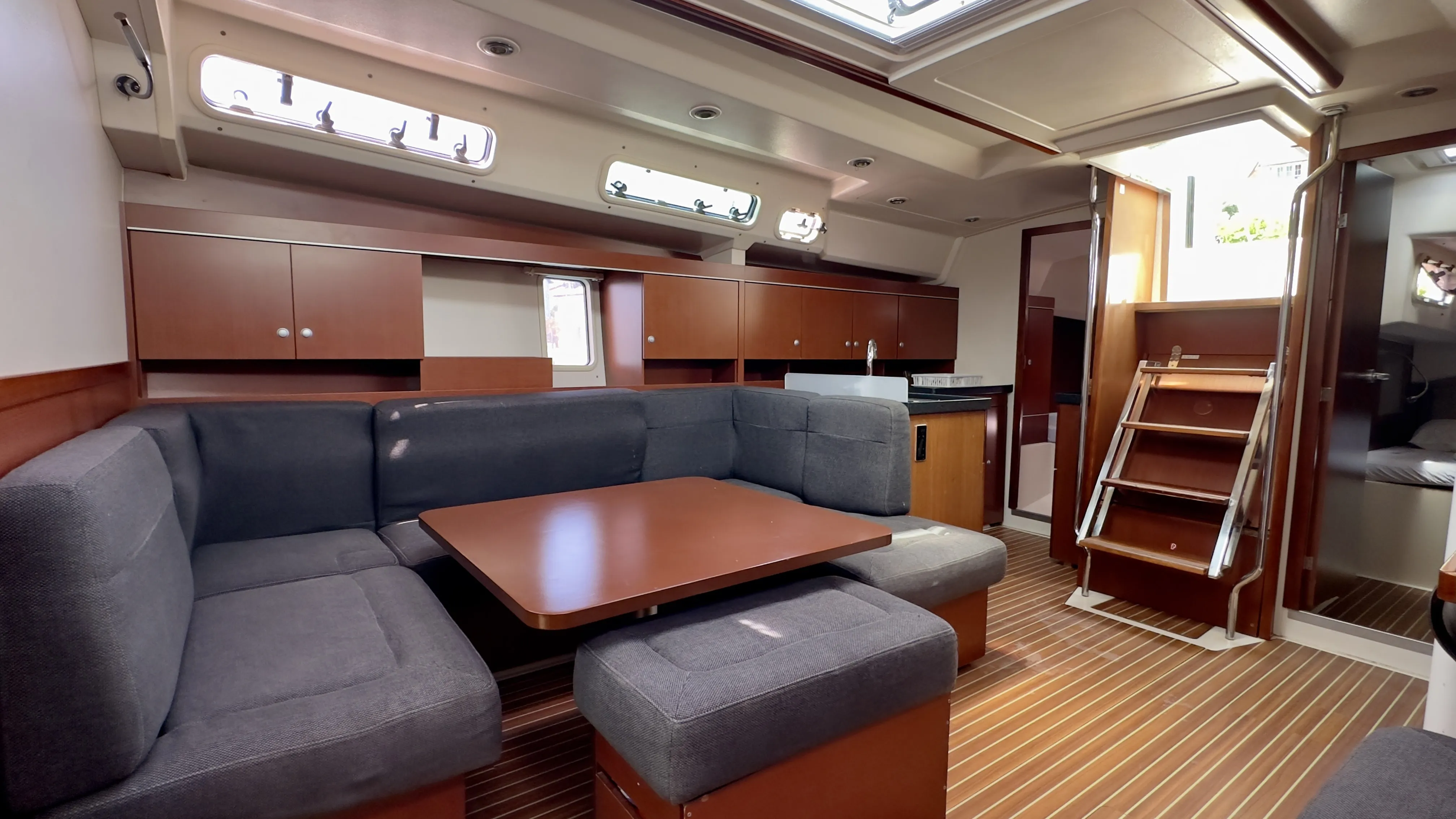 Image slide 241202