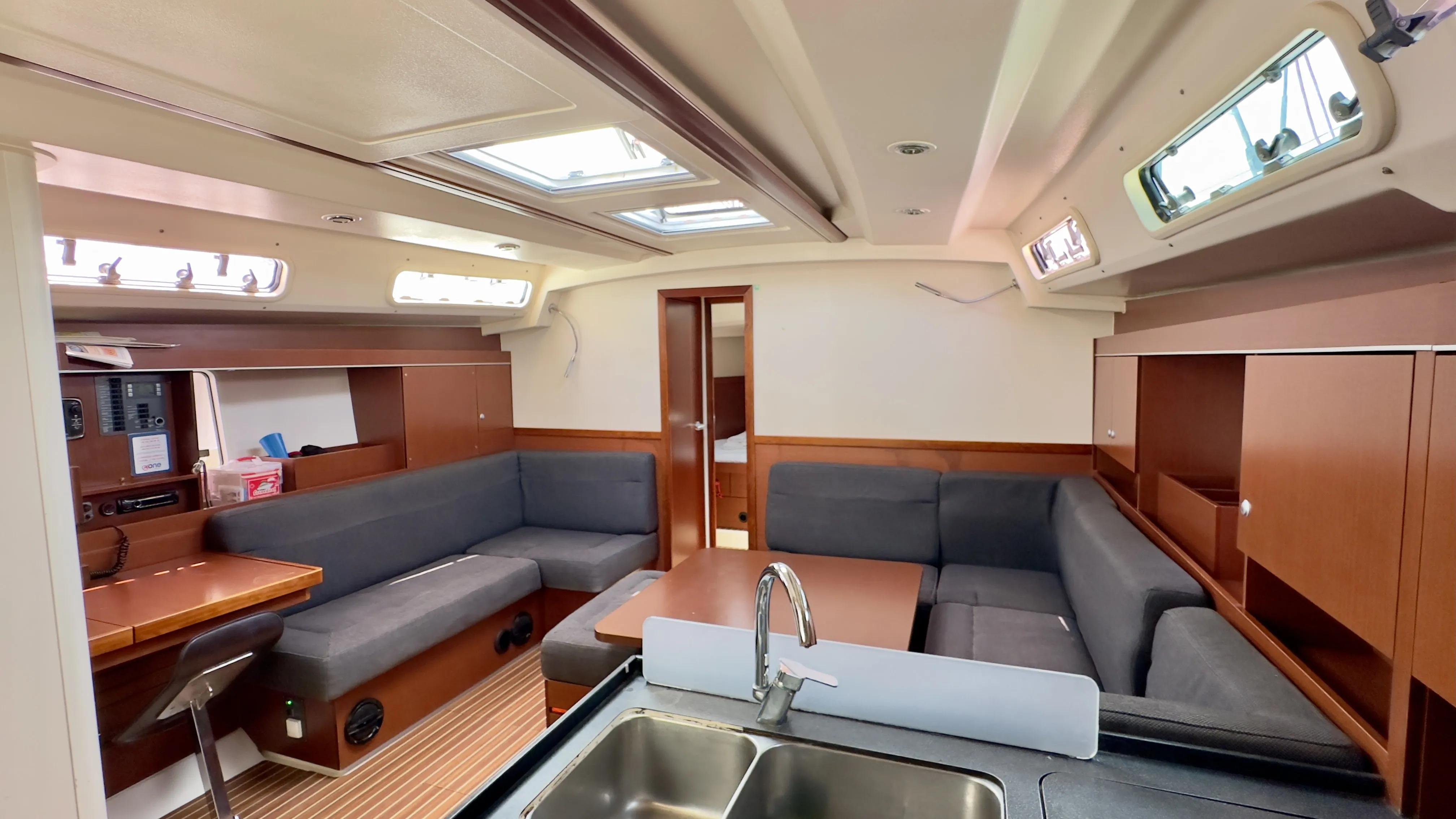 Image slide 241218