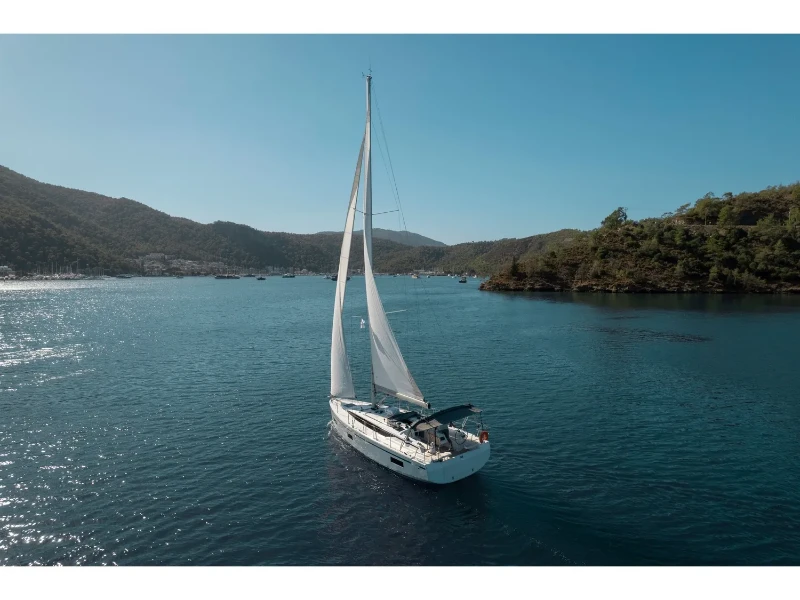 Bavaria C38 ARINNA boat image
