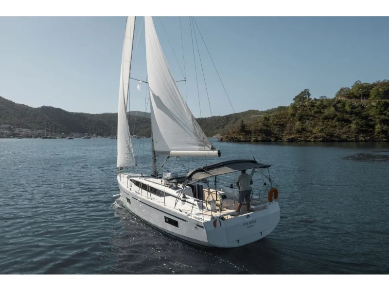 Bavaria C38 COCONUT boat image