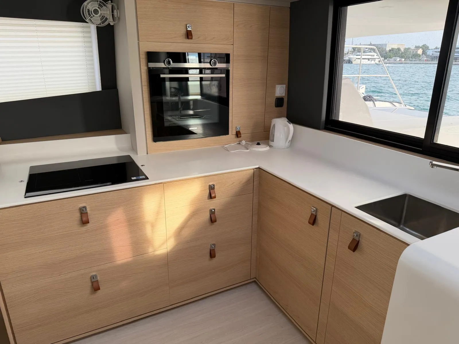 Image slide 243210