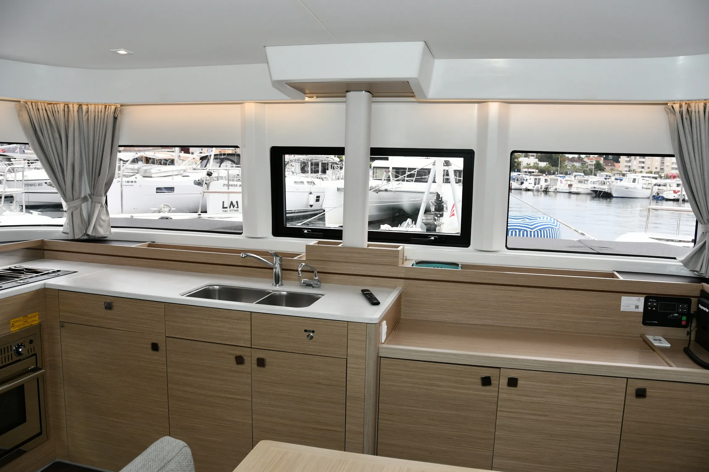 Image slide 243874