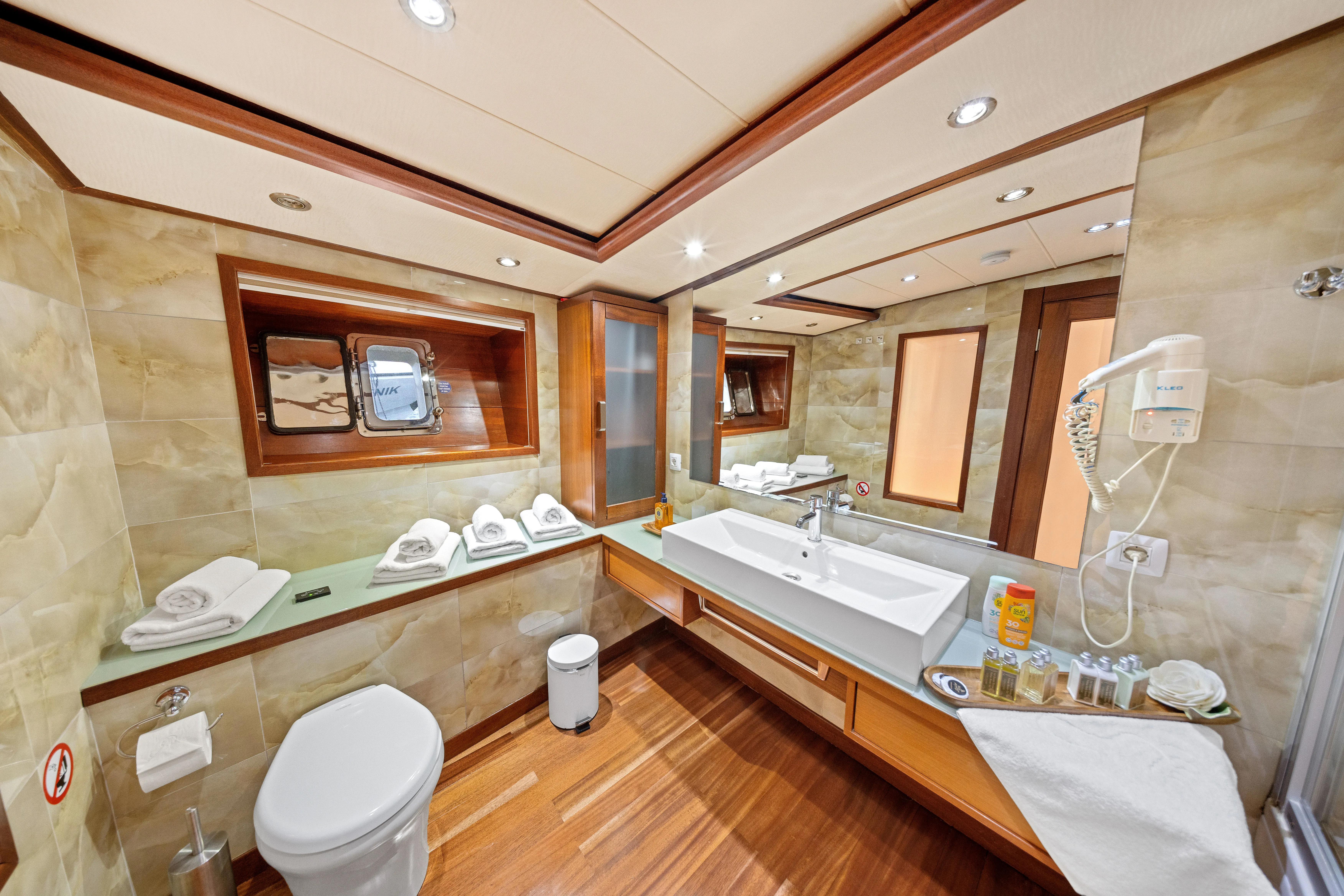 Image slide 244676