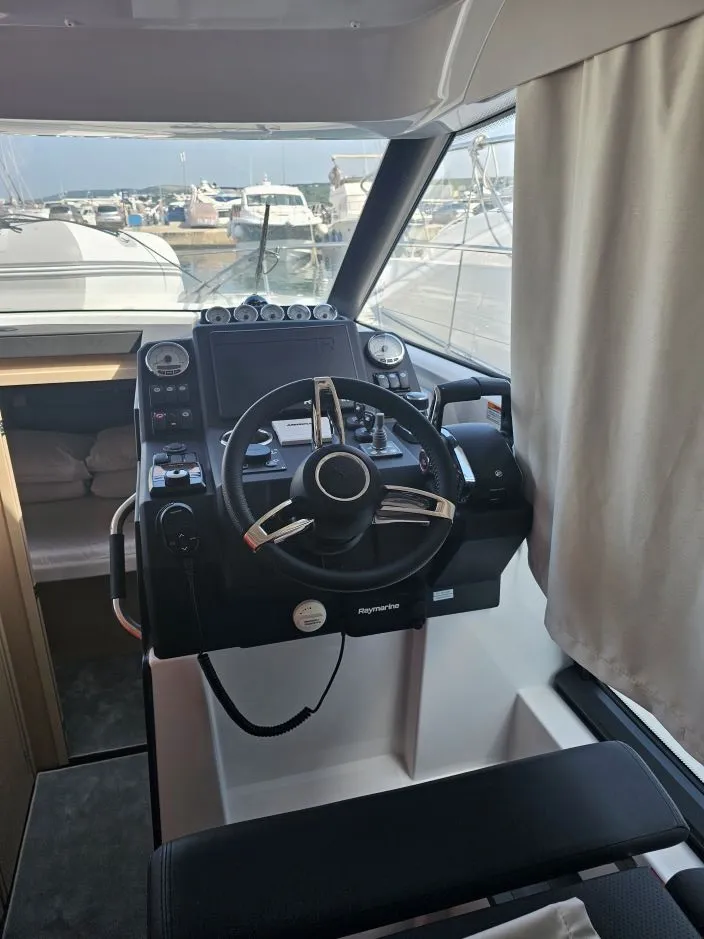 Image slide 24706