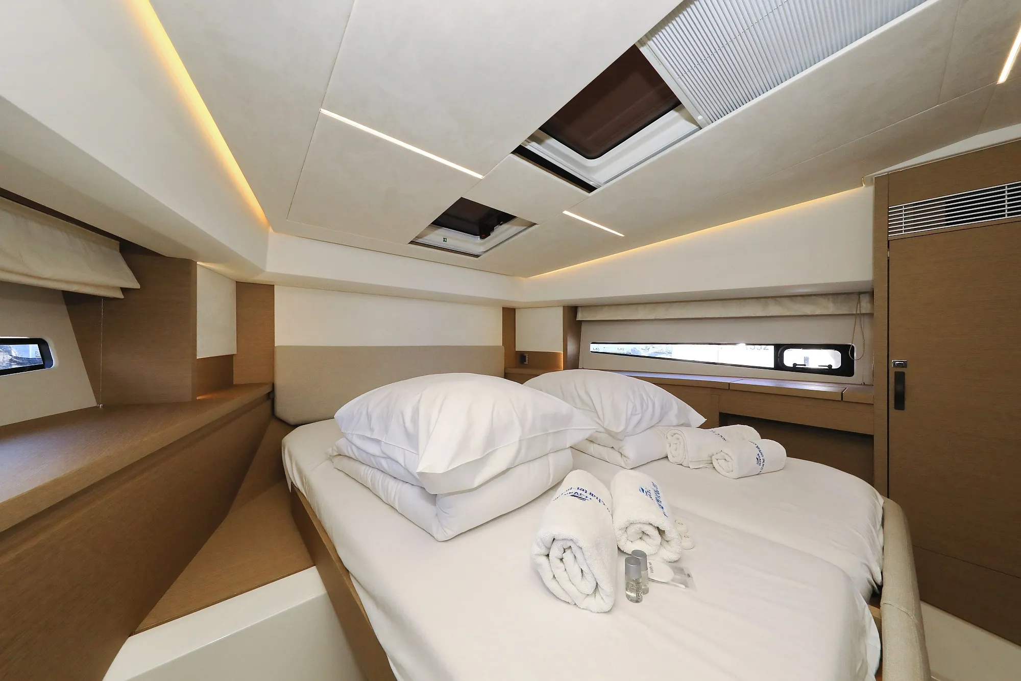 Image slide 24740