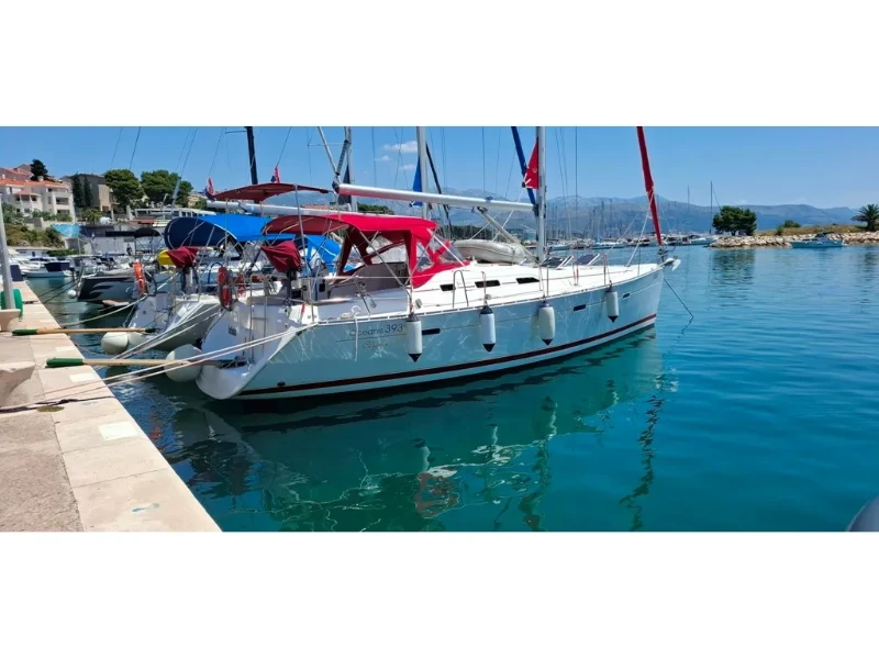 Oceanis 393 Škuribanda (refit: 2026, new engine and solar panels) boat image