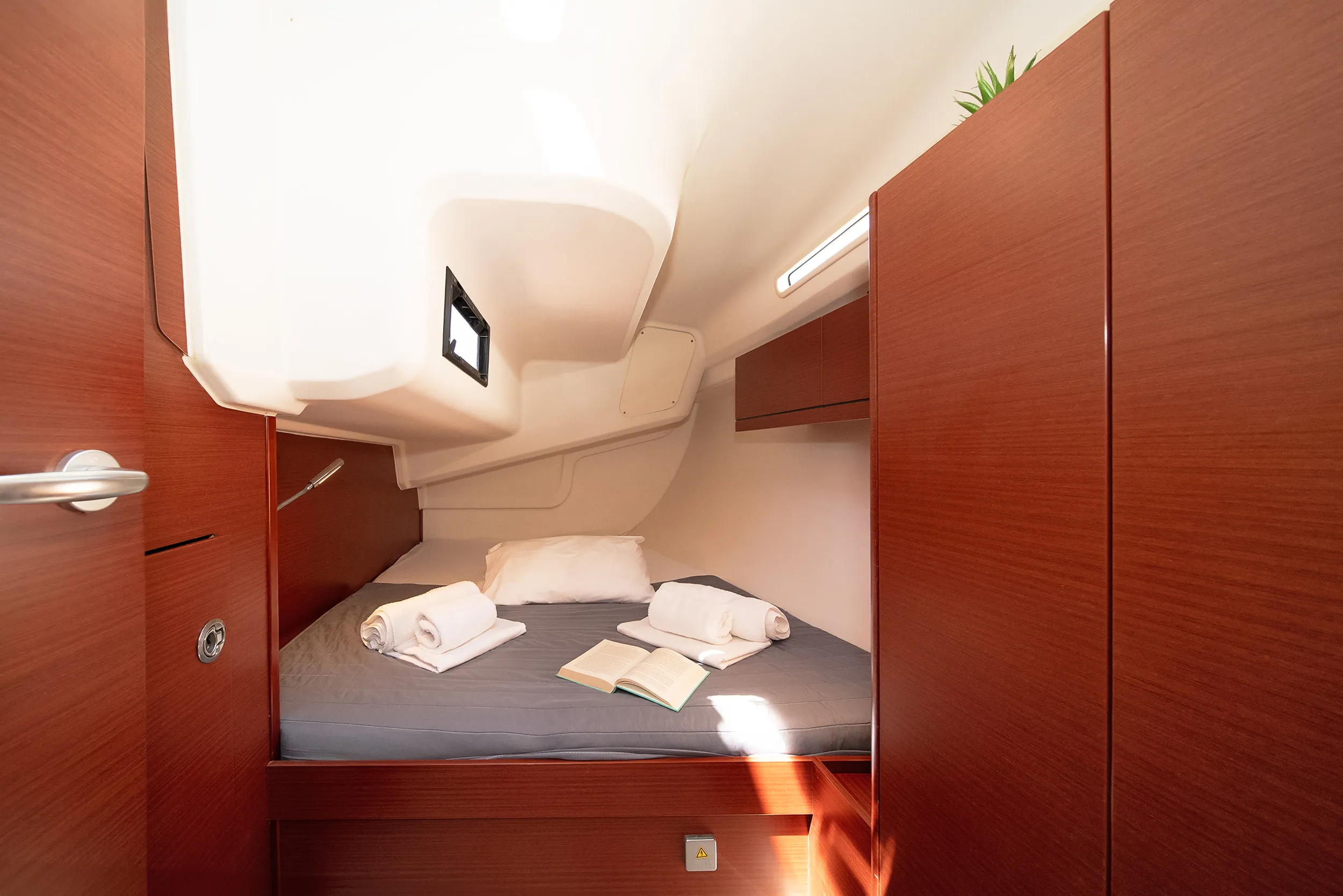 Image slide 250819