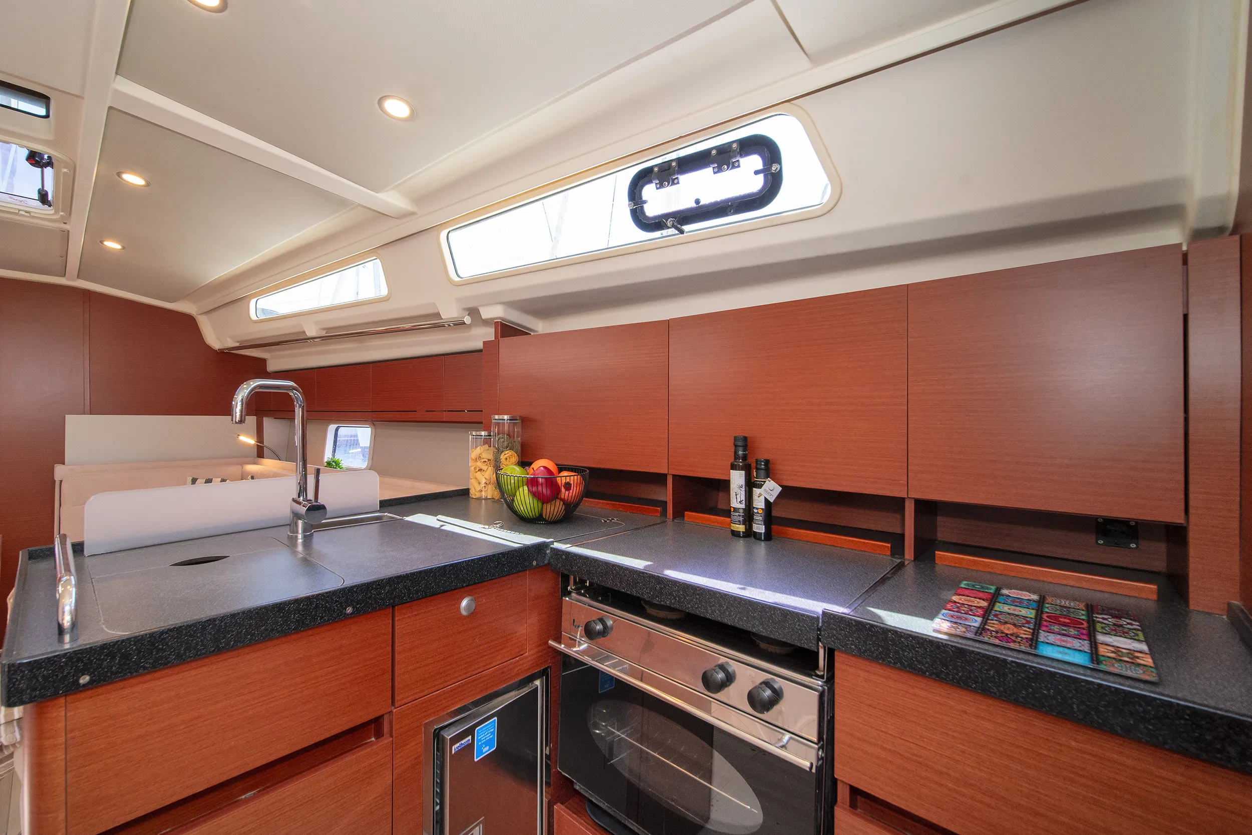 Image slide 250822