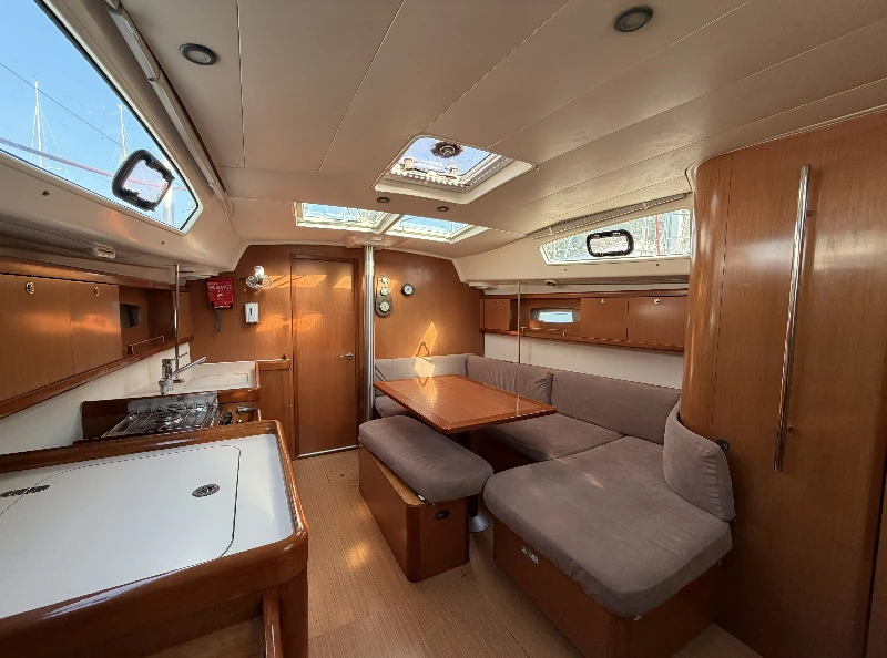 Oceanis 40 Classic boat image