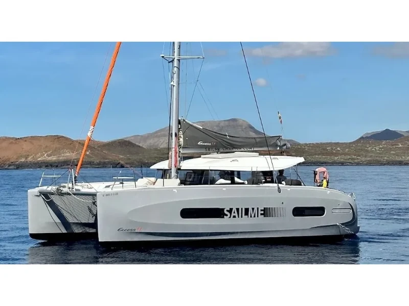 Excess 11 Siesta boat image