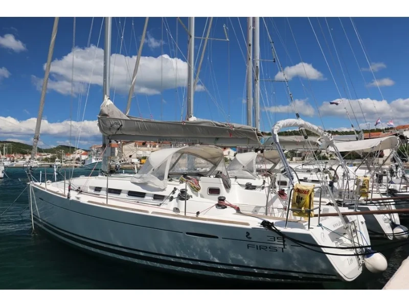 First 35 Gemini boat image