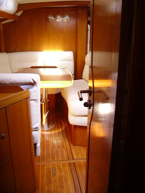 Image slide 2548